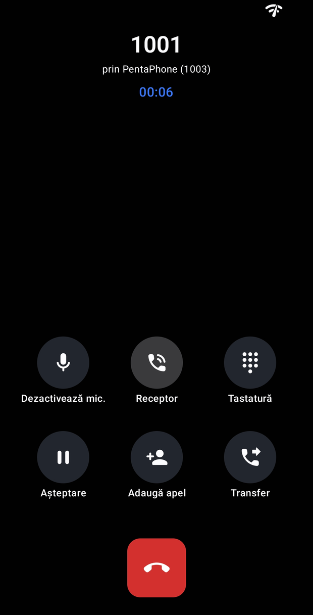Apel conectat, cu butoane pentru mut, receptor, tastatură, așteptare, adăugare apel și transfer